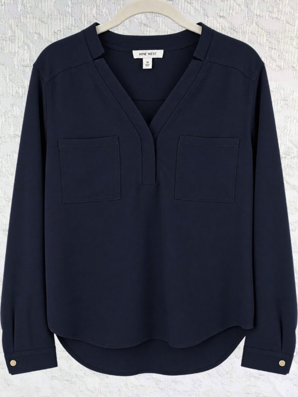 Nine West Navy-Blue V-Neck Long Sleeve Blouse Notched Collar Front Pockets Sz M